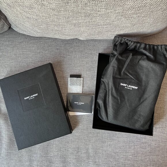 Saint Laurent Monogram Wallet on Chain Grained Leather Black (Pre-owned) - Picture 15 of 16